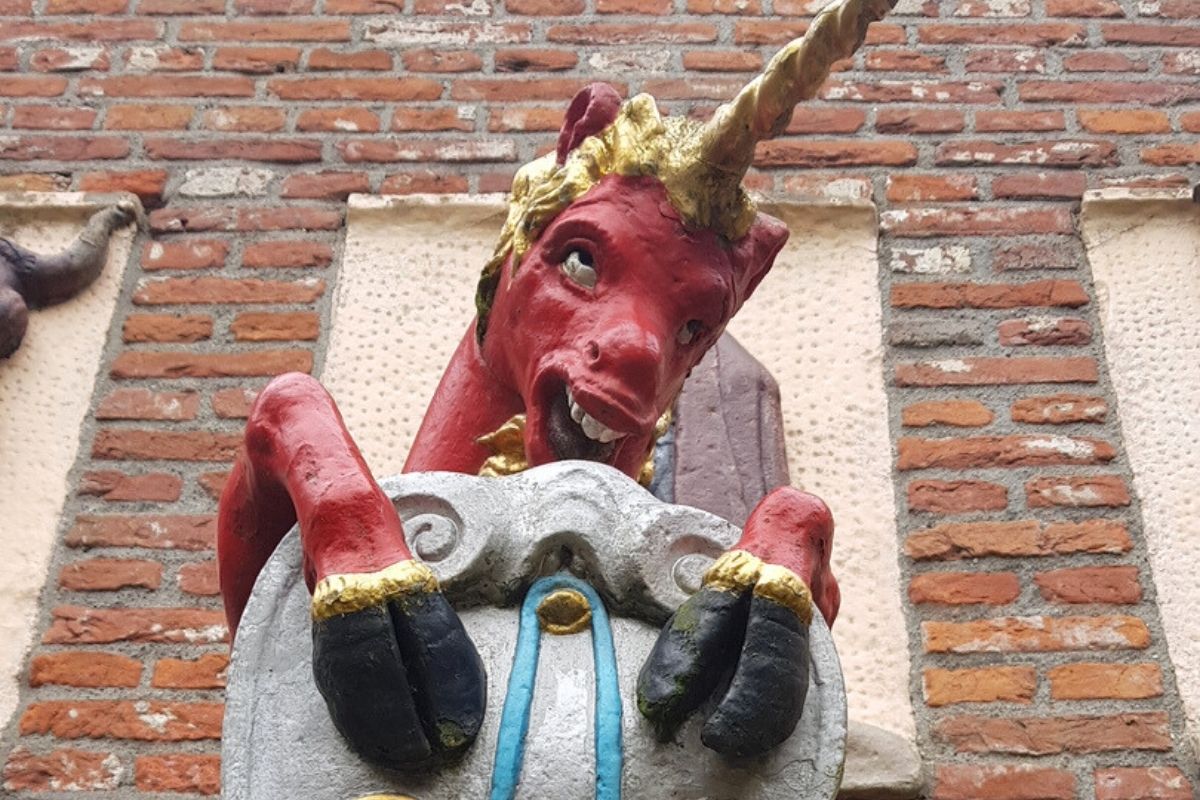 Hoorn VOC Gevelsteen